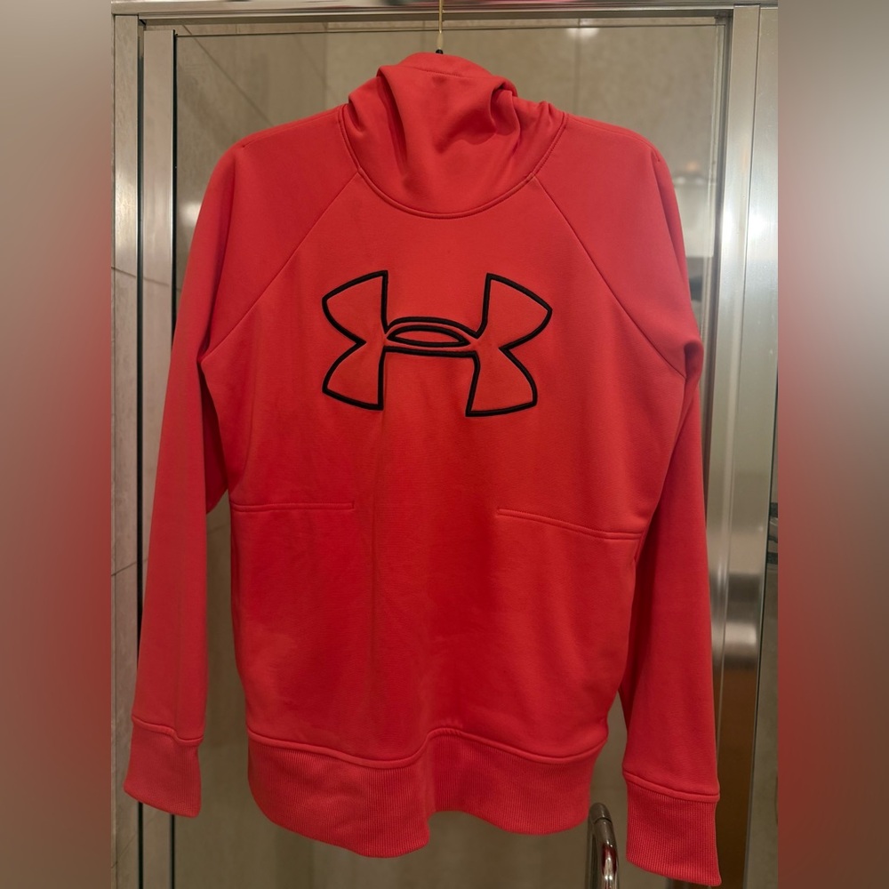 Under Armour pink hooded sweatshirt S/P
